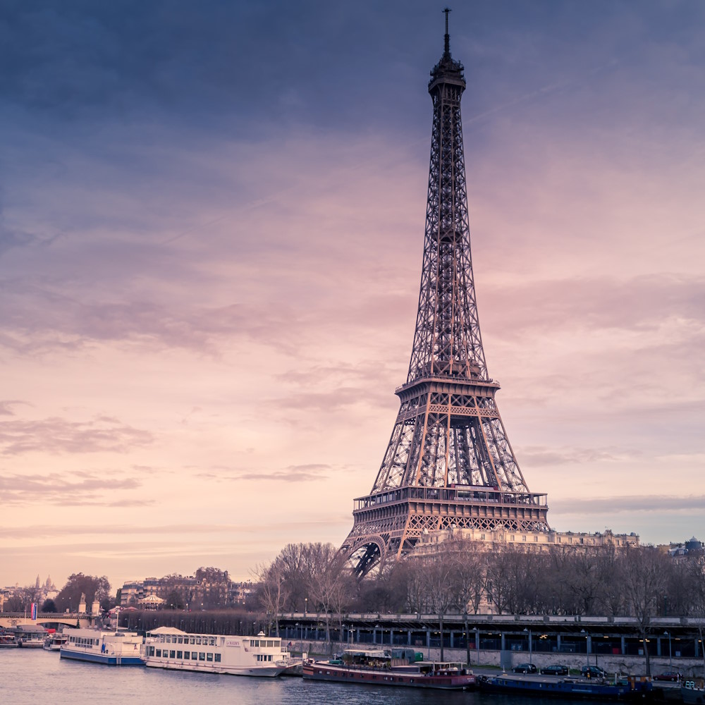 Photo of the Eiffel Tower in Paris, capital of France